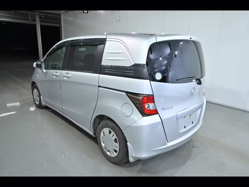 HONDA FREED SPIKE