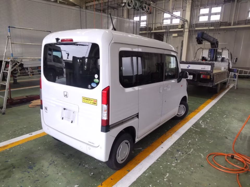 HONDA N-VAN