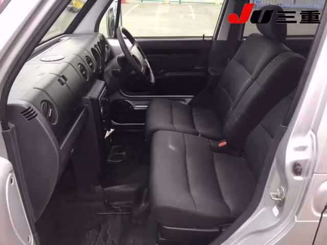 DAIHATSU NAKED
