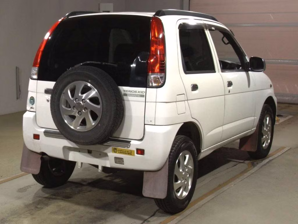DAIHATSU TERIOS KID