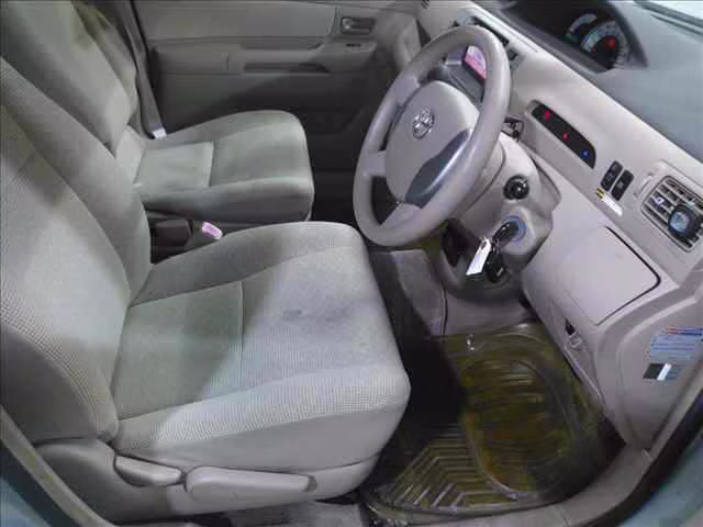 TOYOTA RAUM