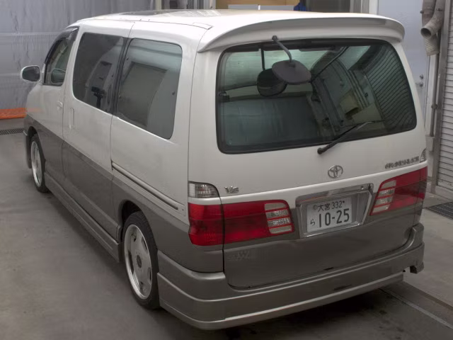 TOYOTA GRAND HIACE