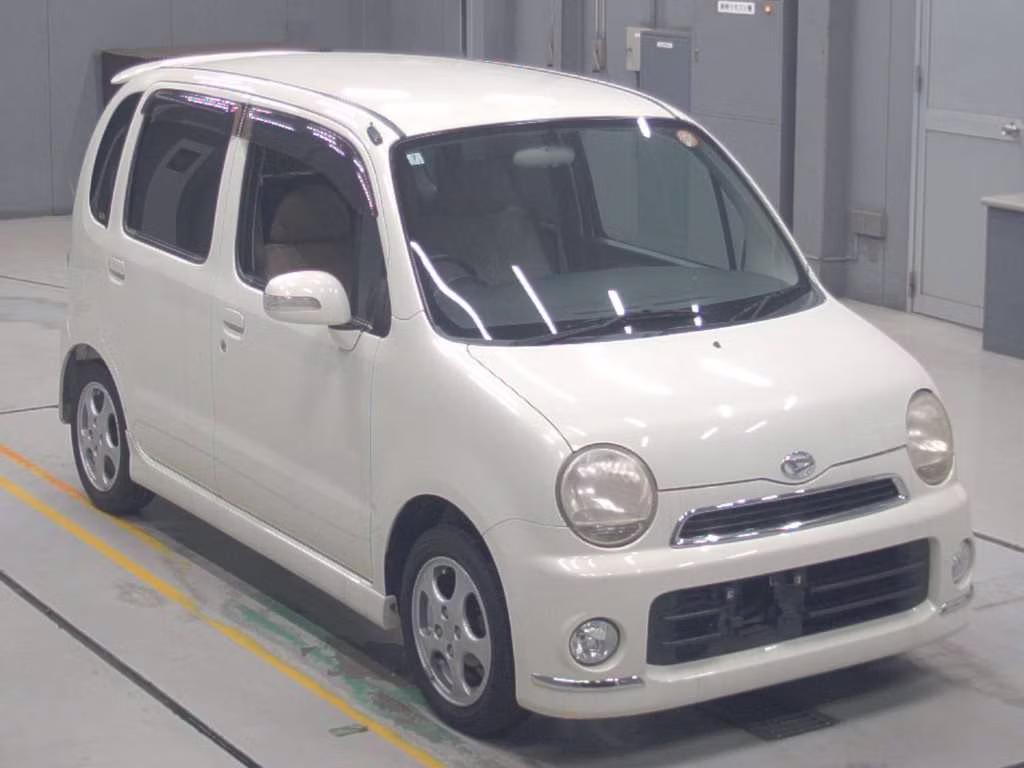 DAIHATSU MOVE LATTE
