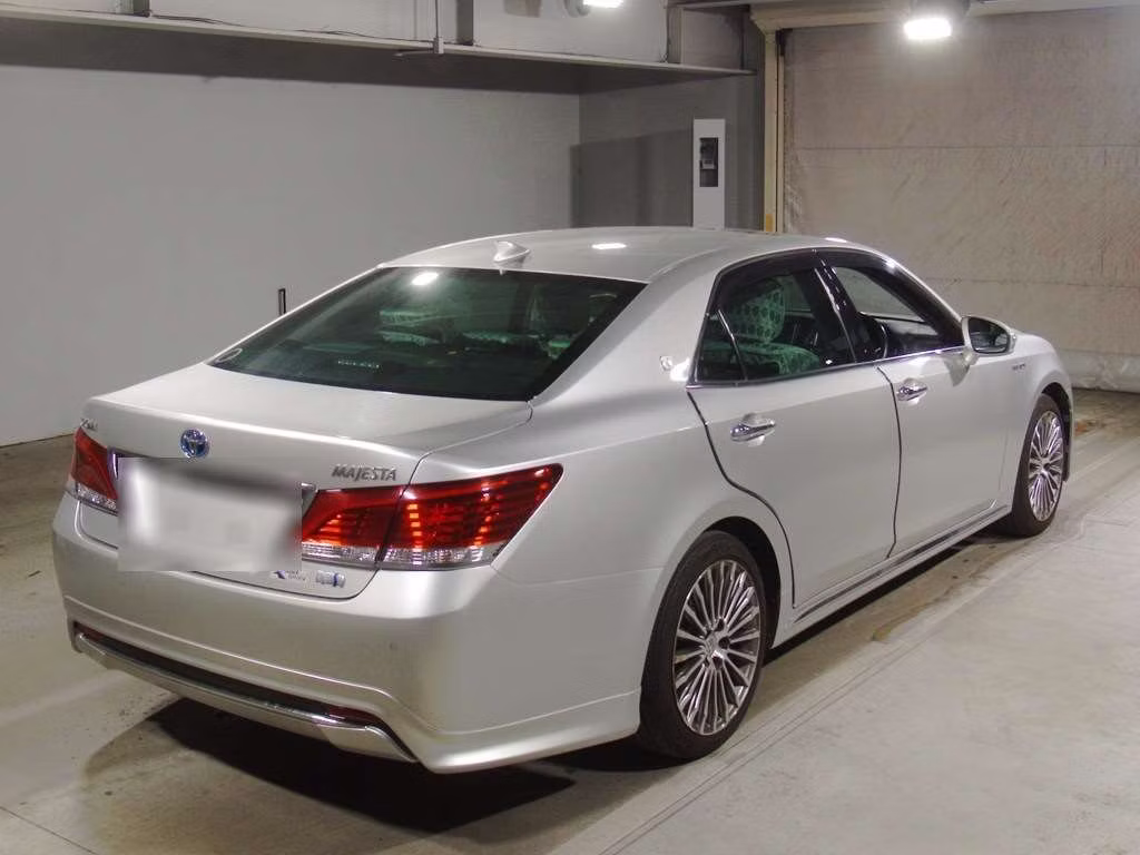 TOYOTA CROWN MAJESTA
