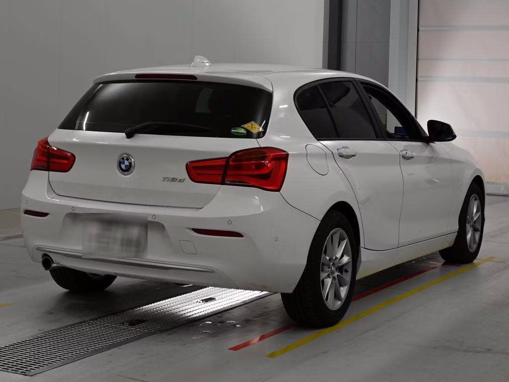 BMW 1-SERIES
