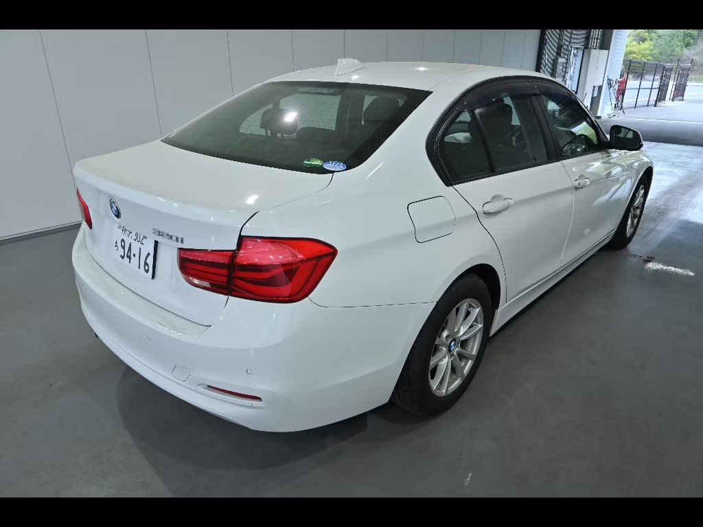 BMW 3-SERIES