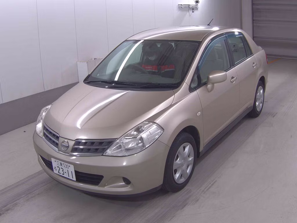 NISSAN TIIDA LATIO