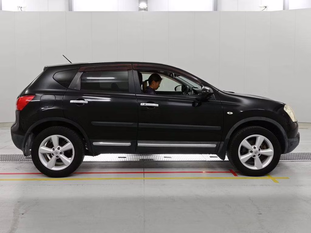 NISSAN DUALIS