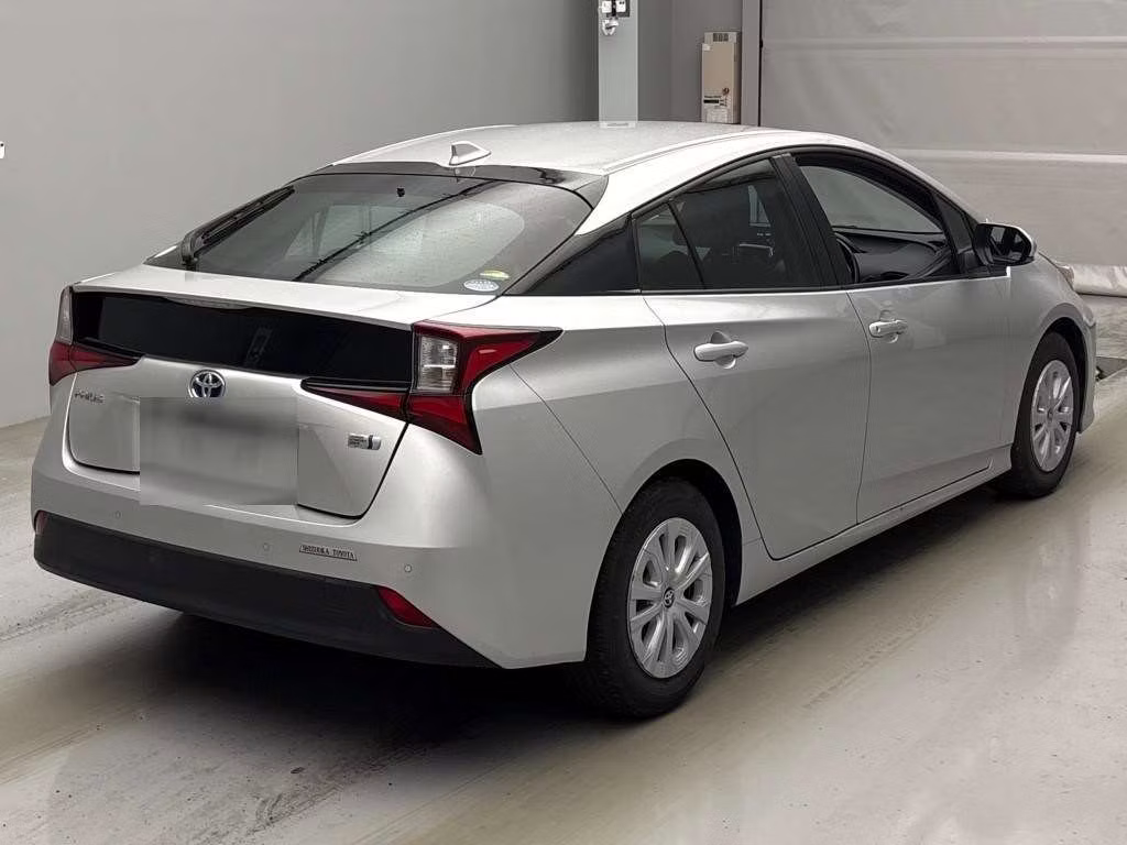 TOYOTA PRIUS PHV