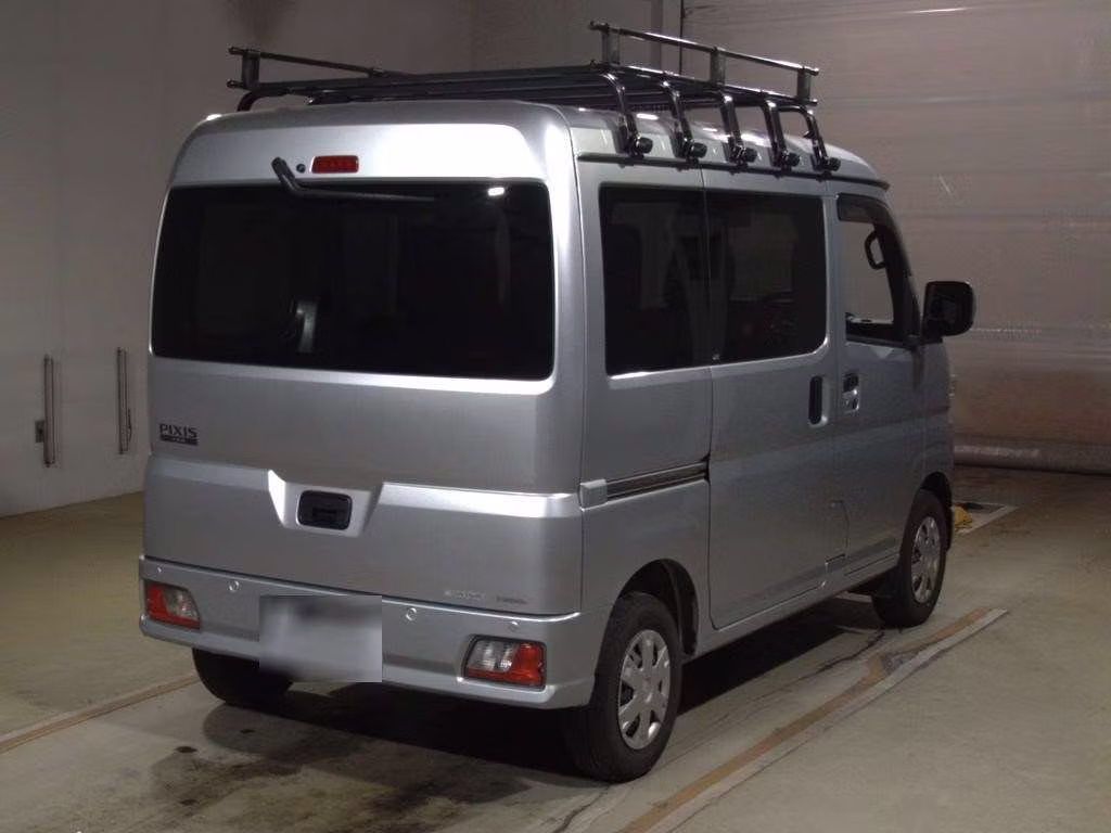 TOYOTA PIXIS VAN