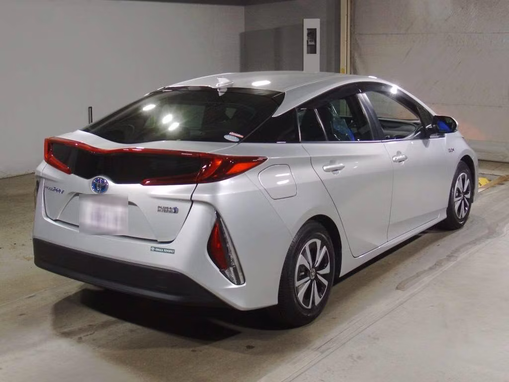 TOYOTA PRIUS PHV