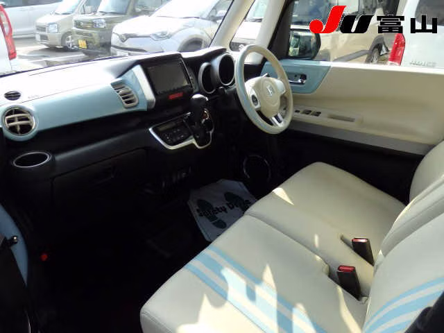 HONDA N-BOX SLASH