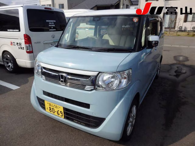 HONDA N-BOX SLASH