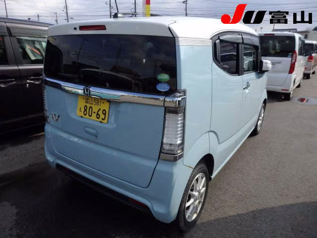 HONDA N-BOX SLASH