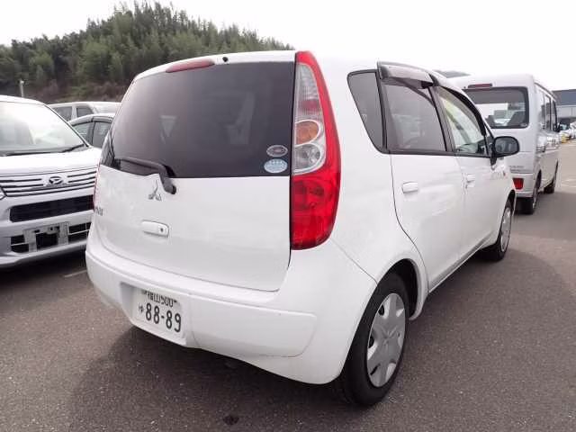 MITSUBISHI COLT
