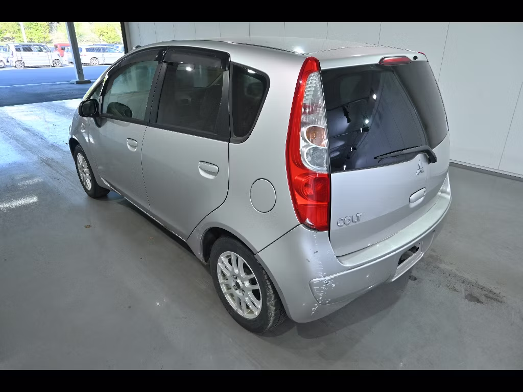 MITSUBISHI COLT