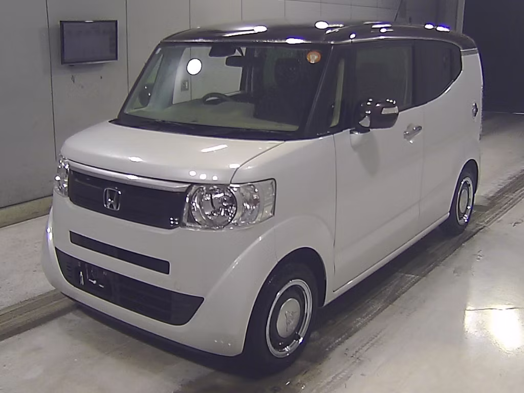 HONDA N-BOX SLASH