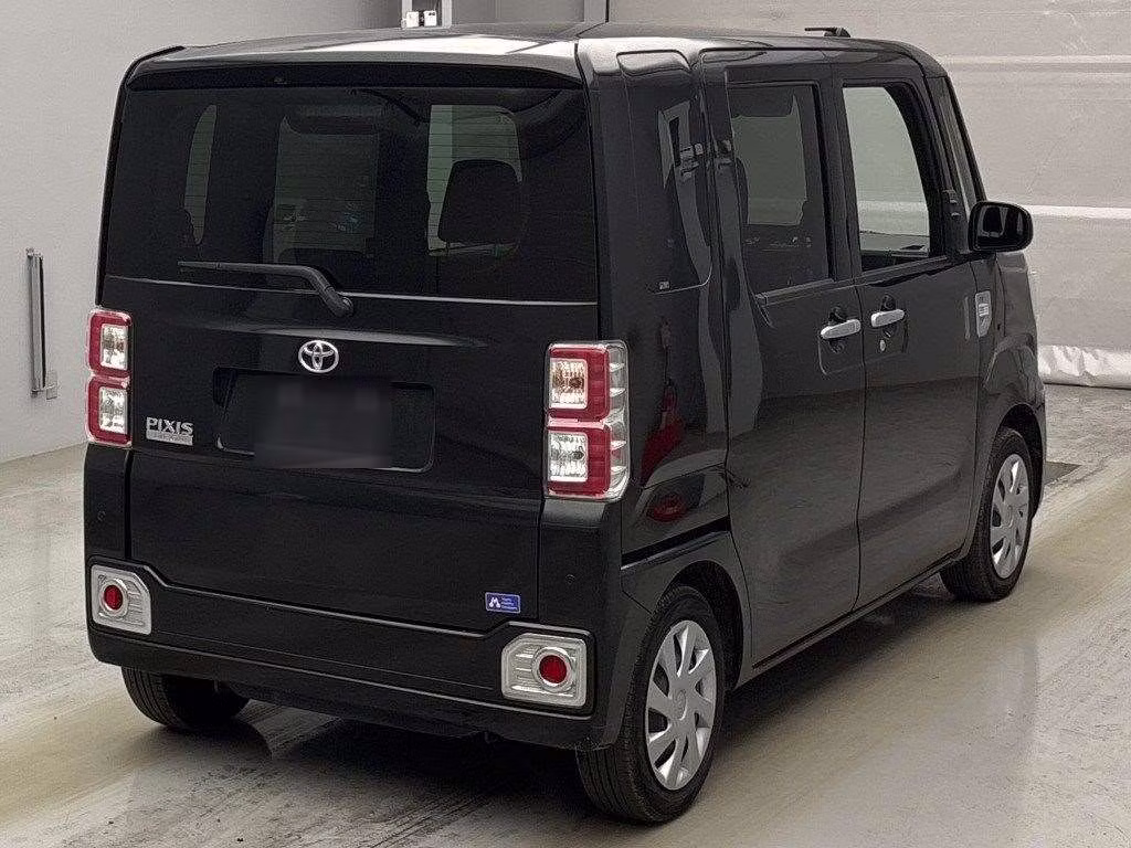 TOYOTA PIXIS MEGA