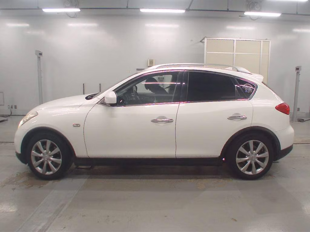NISSAN SKYLINE CROSSOVER