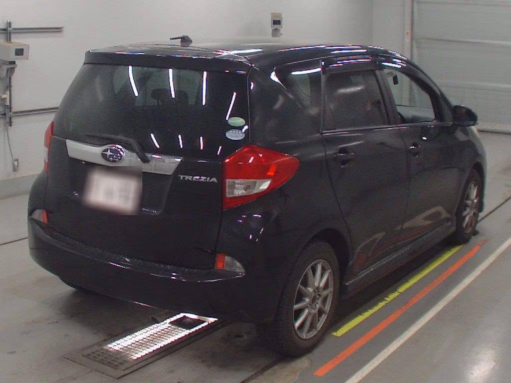 SUBARU TREZIA
