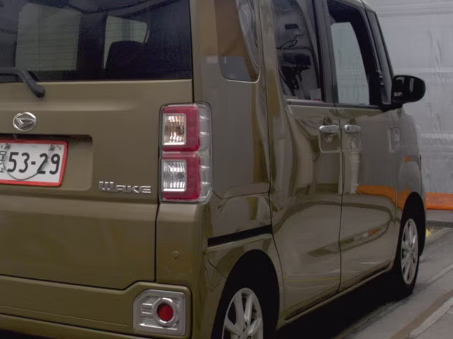 DAIHATSU WAKE