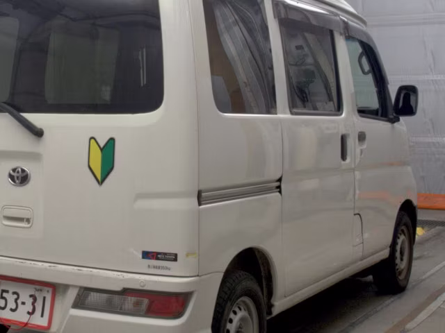 TOYOTA PIXIS VAN