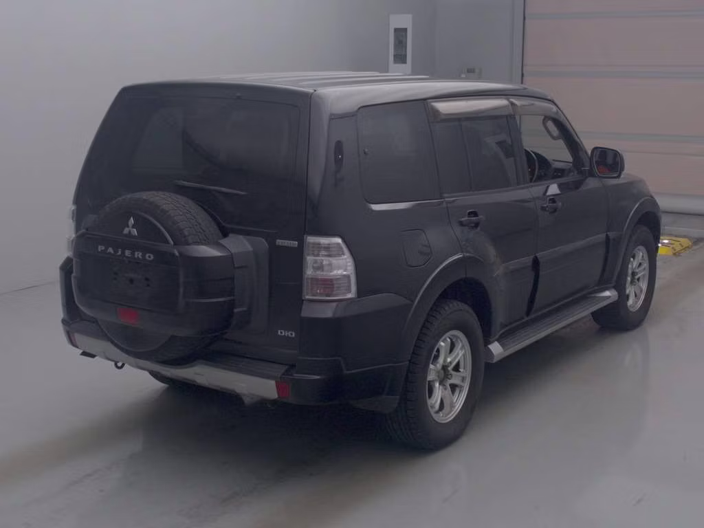 MITSUBISHI PAJERO