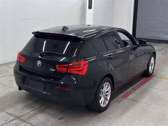BMW 1-SERIES