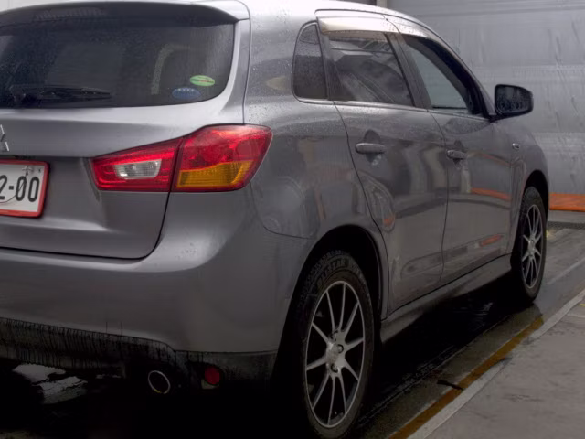 MITSUBISHI RVR