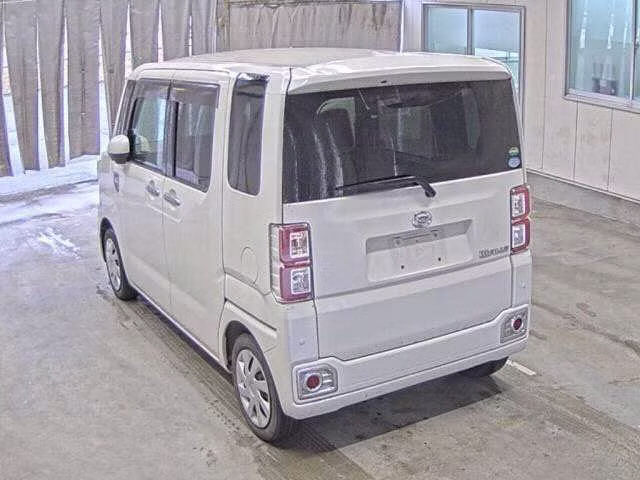 DAIHATSU WAKE