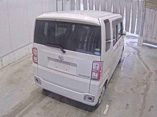 DAIHATSU WAKE