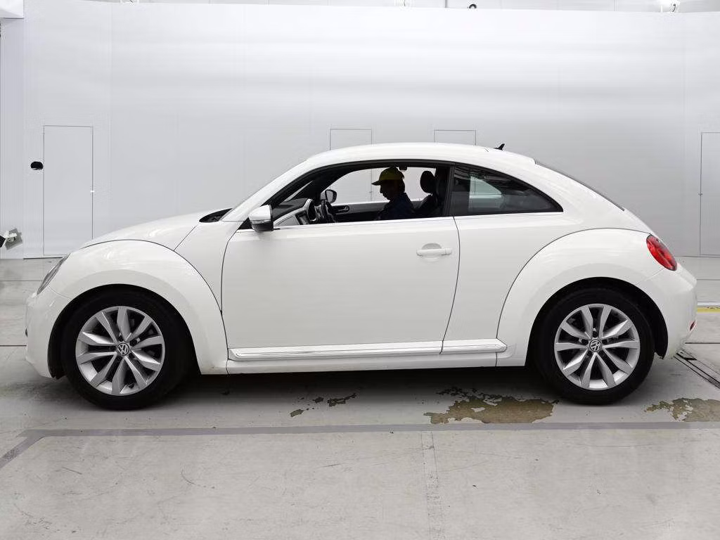 VOLKSWAGEN BEETLE