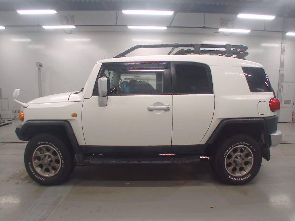TOYOTA FJ CRUISER