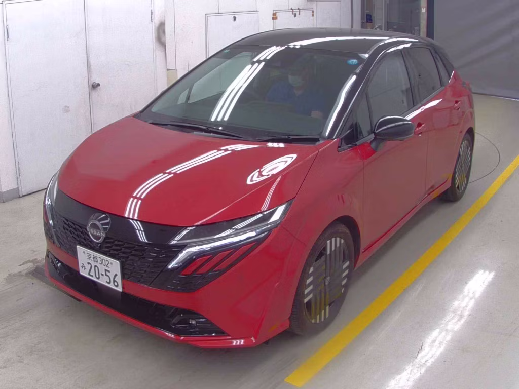 NISSAN AURA