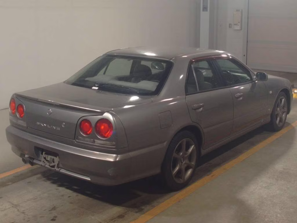 NISSAN SKYLINE
