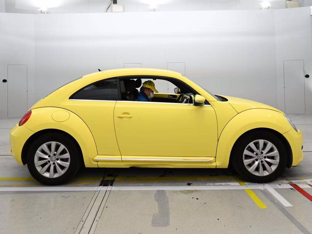 VOLKSWAGEN BEETLE