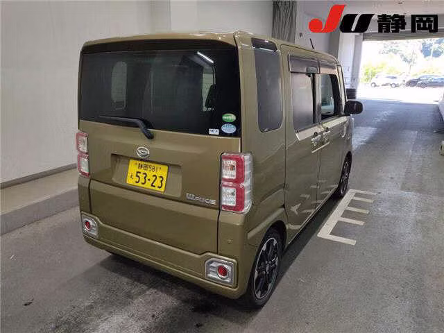 DAIHATSU WAKE
