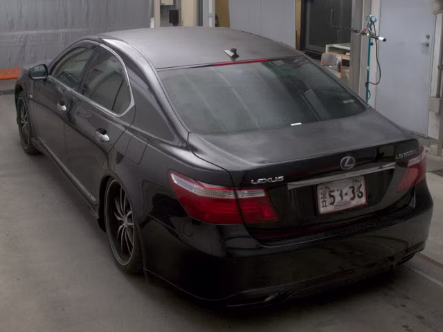 LEXUS LS600H