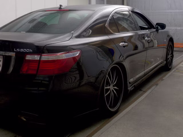 LEXUS LS600H