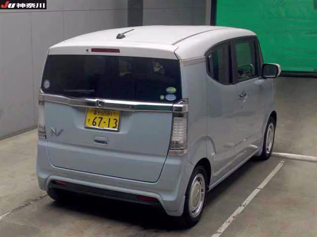 HONDA N-BOX SLASH
