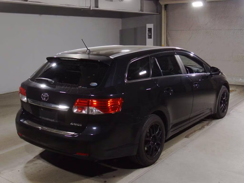 TOYOTA AVENSIS