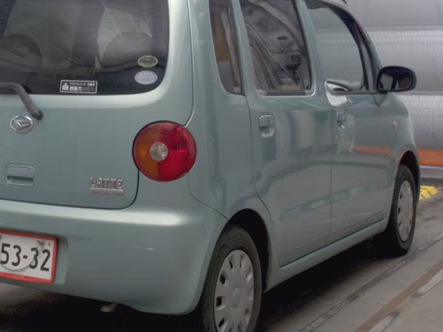 DAIHATSU MOVE LATTE