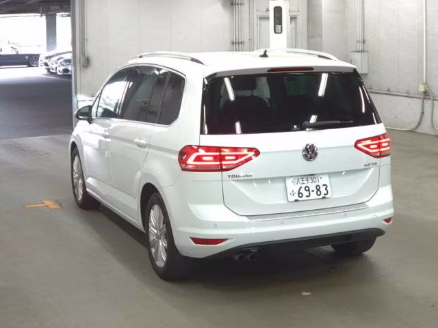 VOLKSWAGEN TOURAN