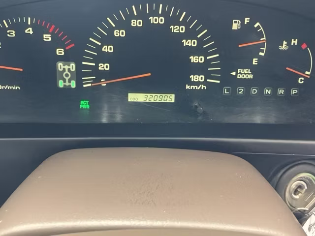 TOYOTA HILUX SURF