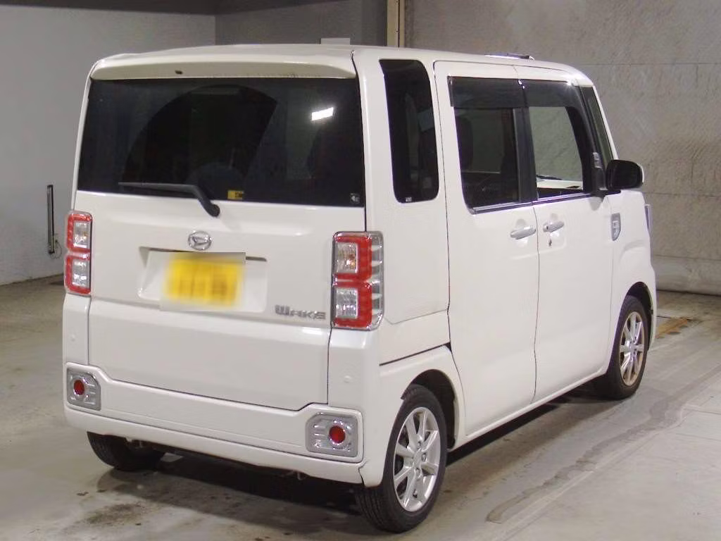 DAIHATSU WAKE