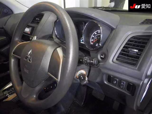 MITSUBISHI RVR