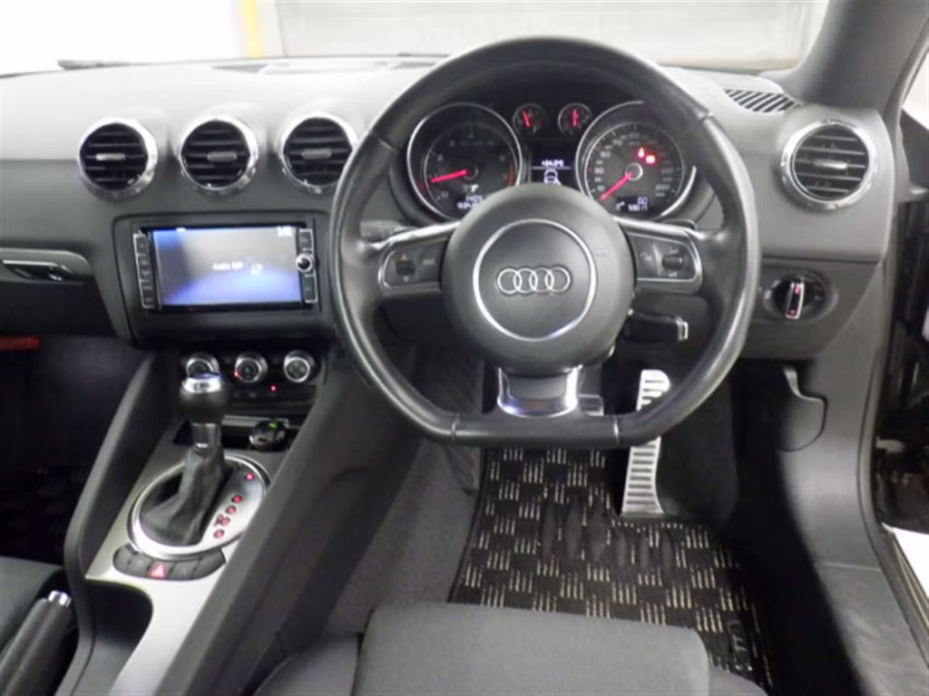 AUDI TT