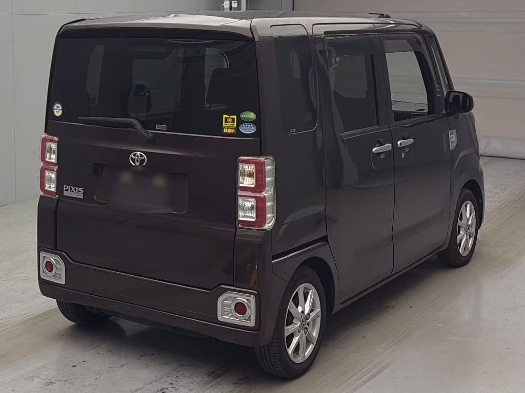 TOYOTA PIXIS MEGA