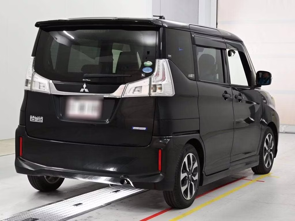 MITSUBISHI DELICA D:2