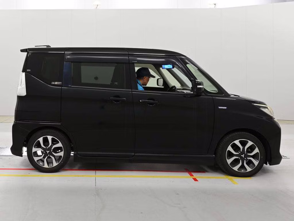 MITSUBISHI DELICA D:2